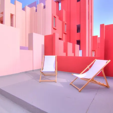 In The Red Building By Ricardo Bofill - Muralla Roja Apartamento Calpe
